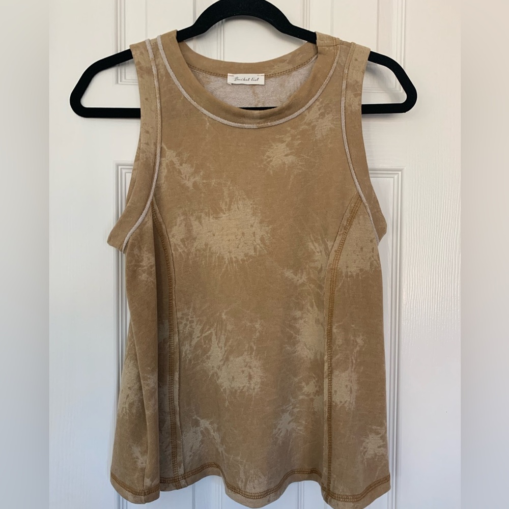 Bucketlist Womens Tan/Cream Muted Tye Dye Tank With Exposed Seam, size Small